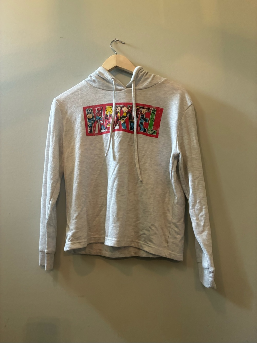 Marvel Universe Superhero Logo Light Gray Pullover Hoodie Sweatshirt Shirt  XS